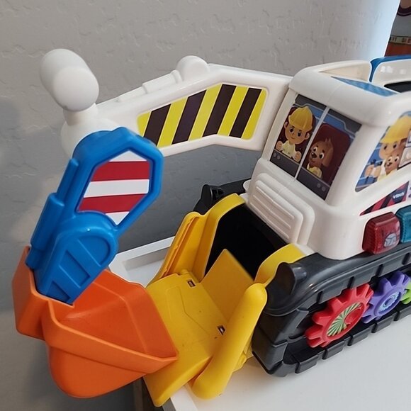 VTech Scoop and Play Digger Push Scoop Load 100+ Songs and Sounds 2 - 4 Years+ - Picture 2 of 5